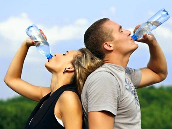 Bere» e «bere bene»: quali acque minerali per gli sportivi e quali sali devono avere 