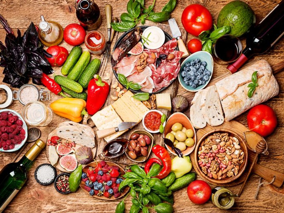Dieta mediterranea: quali sono i benefici e perché è considerata la migliore al mondo